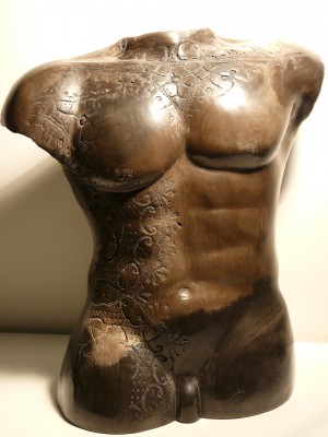 Stående torso, milbränd